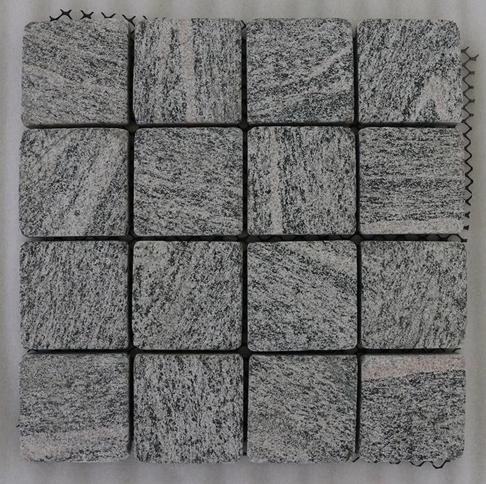 Paviment de llambordes de pedra natural