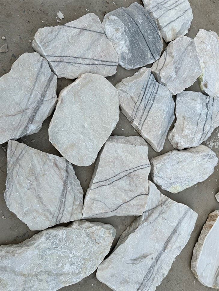 Natural Limestone Cladding Mosaic Grey Color With Black Veins JRSR-067