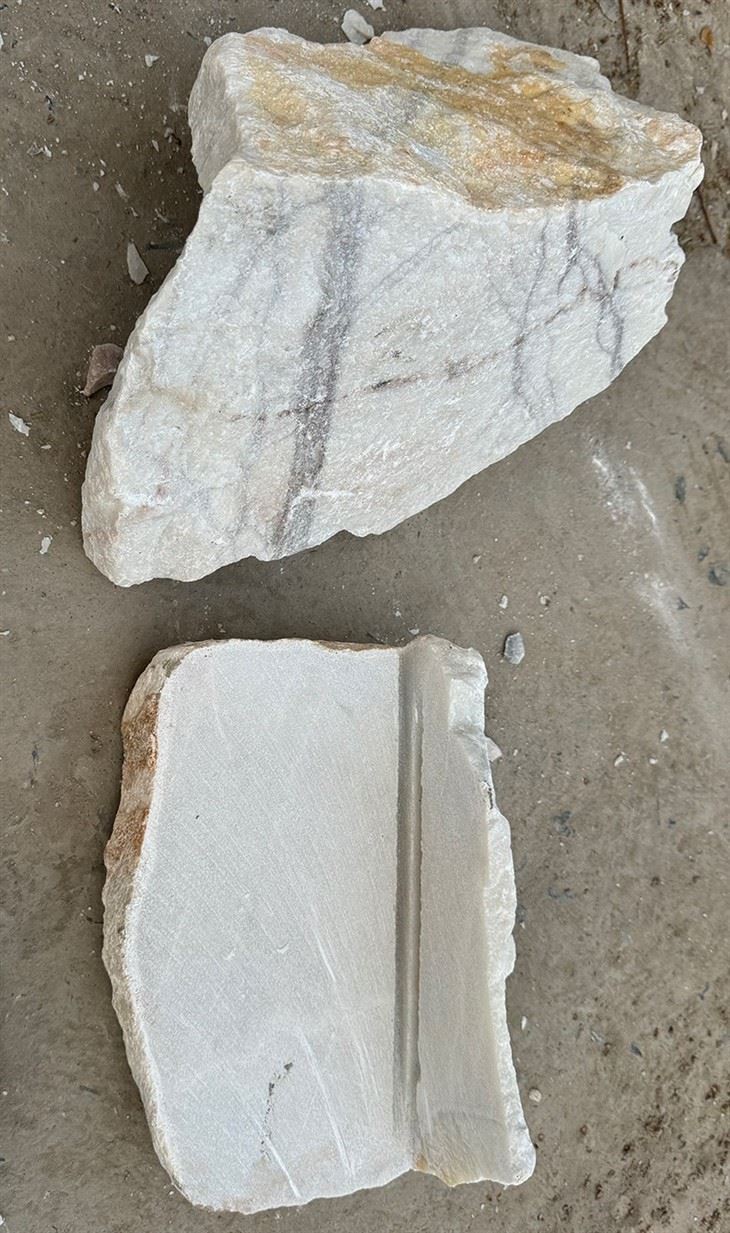 Natural Limestone Cladding Mosaic Grey Color With Black Veins JRSR-067